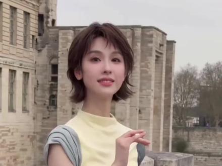 短发嘟嘟画啦 我是最后一个画嘟嘟短发的吗?又可爱又迷人~@陈都灵 #陈都灵 #画渣本渣 #巴黎时装周 #艺术在抖音 #跟着抖音学画画