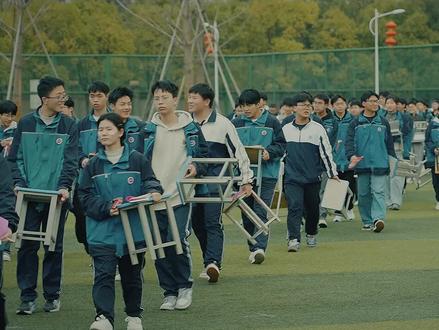 愿称这场大雨为——洗礼。超燃百日誓师!#校园生活 #百日誓师 #贵溪一中 #学生时代 #祝金榜题名