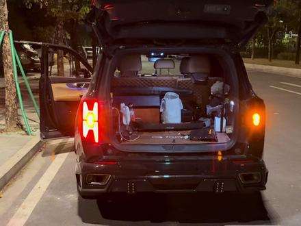 二代车友们转向灯加大这个操作你们一定要知道,只需要一个小小的模块装上以后就能让整个尾灯全亮起来,起到很好的警示效果,原车所有功能也都能正常使用#传祺gs8 #汽车装饰 #汽车用品 #实用好物