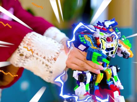 巨鲨、霸王龙等6种战车,如何合体成“超威重装王”?迷你特工队 #迷你特工队 #超威重装王