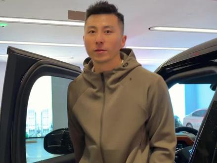 真没穿过这么舒服的卫衣!抗皱高弹的空气感面料,高级感十足#高级感穿搭 #板正