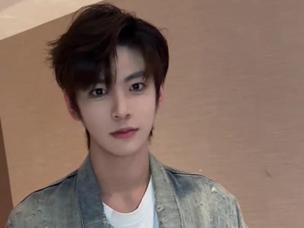 怎么突然有个这么帅的弟弟! #剧情 #年下 #情感 #闺蜜弟弟