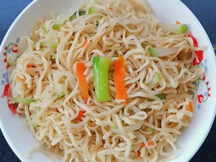 今天做个萝卜卤面#美食制作分享 #美食菜谱 @抖音小助手 @DOU+上热门 @DOU+小助手