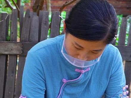 我们江西赣南的南酸枣糕是非常出名的,我给大家做一个手工酸枣糕,你会做吗,有吃过的吗#家乡特产 #酸枣糕