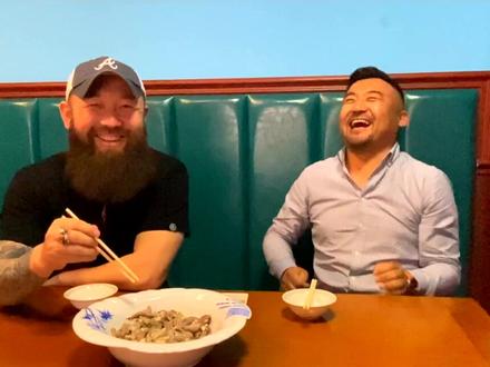 想要长胡子,吃羊蛋蛋是必不能少的!#胡子哥 #草原美食