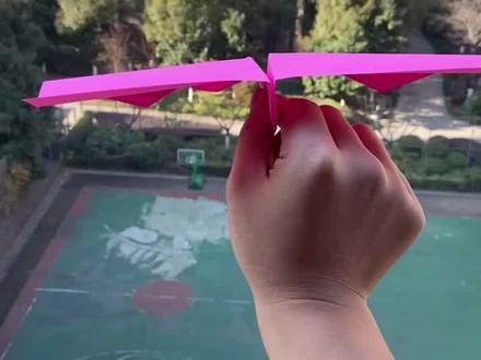 一款不正经的纸飞机,飞起来上窜下跳的#折纸教程 #纸飞机