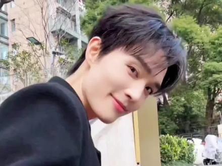 快来围观穿花裙子的梁律#梁思伟#新剧#短剧 #短剧来了 #上热门