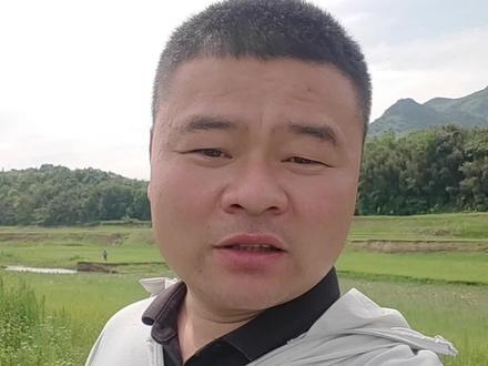 #石门呼伦贝尔 #五一 今天是5月4日,我们又到了石门呼伦贝尔,今天的人依然很多,太阳也很大,但是也阻止不了来这里游玩人的决心,另外值得肯定的是来游玩人的素质,在这个草原无人专门管理,但是你几乎看不到露营过后的垃圾!!