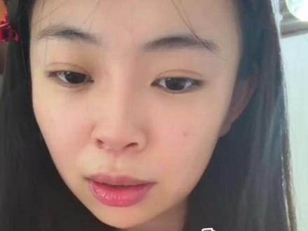 爱上囡囡是一件轻而易举的事情 广少爷下飞机看到囡囡那么维护他又要哭了,大家不要乱说啦,八仙子真的很好!!!!#王男王广 #旺仔小馒头 #姐弟 #八仙子 #喜人团综