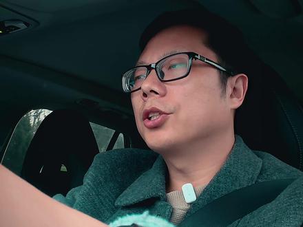 AI 冲击职场掀裁员潮,催生海量新岗暗藏逆袭机遇 最近直播间很多朋友都在问,AI 到底对现在的行业冲击有多大。我专门整理了全球最新的数据,结合自己的观察跟大家聊聊实话。其实大家真的不用过度焦虑。任何一个新时代到来,一定会淘汰旧模式,但也必然催生全新机会。风险和机遇永远并存,关键不在于时代怎么变,而在于我们自己怎么做、怎么顺势抓住风口。
#AI #职场破局 #认知提升 #干货分享 #个人成长