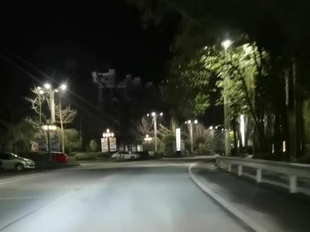 夜爬九峰山时间卡点攻略,不听劝,如果去早了冷得瓜西了,去迟了又看不到星空日出云海