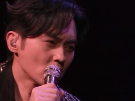 厉害!#披荆斩棘 二公舞台#伤心的人别听慢歌 张智霖展示悬空下腰,有被帅到#张智霖 #明星 #港星男神