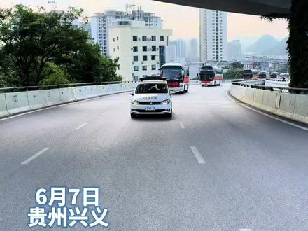 你们全力以赴,我们全程守护!高考加油!#高考加油#兴义交警#金榜题名#2025高考#高考第一天