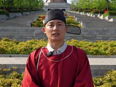明天就是2026年高考了,武亮老师在尼山圣境,代表峰学未来全体老师祝愿我们所有高三学子都能从容赴考,旗开得胜。愿圣贤庇佑,笔锋从容,金榜题名,前程似锦!#武亮祝你金榜题名 #2026高考加油 #2026高考