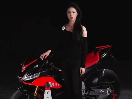 最意难平的旗舰仿赛 #摩托车 #阿普利亚rsv4 #抖音小助手
