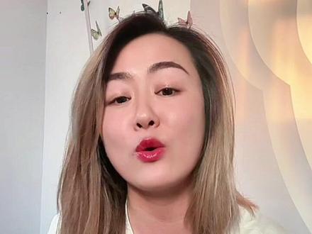 巨量算数搜不到自己账号?别慌!不是限流也不是号废了! 巨量算数显示「暂未收录」,绝对不是限流,也不是你的号出问题了!
它只是一个官方数据工具,本身就有明确的收录标准:粉丝量、内容数据没达标的时候,它根本不会把你纳入数据库。尤其是咱们1000粉以内的起号阶段,这个显示太正常了!#巨量算数 #干货分享 #上热搜 #新人如何做抖音 #抖音流量扶持