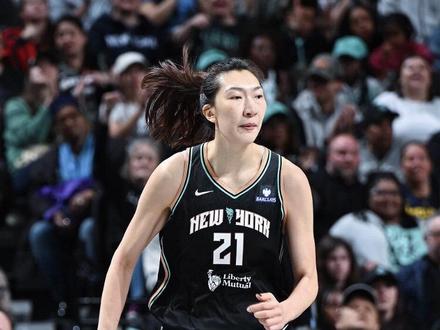 进化中!韩旭在wnba跟强者过招太过瘾了!自由人队获首胜! #韩旭 #wnba #女篮 #篮球 #用篮球表达心情