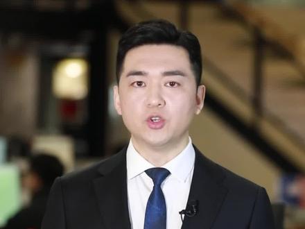 酒吧员工十年如一日每天饮一斤酒,股骨头坏死已达4期!医生提醒,饮酒并不存在所谓的安全饮酒量,彻底戒酒才是护骨护肝的核心。#媒体精选计划