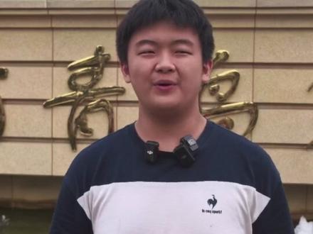 一年听音乐3000小时,高考考了714分!respect! #高考 #高考成绩 #青岛二中 #状元 @我叫毕语航