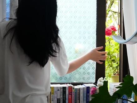 30岁不结婚不社交自由职业的生活~ 工作、阅读、冰箱都是自己喜欢吃的,日子简单充实!
#vlog日常 #低价秒杀 #女生解馋小零食 #独居日记 #治愈系