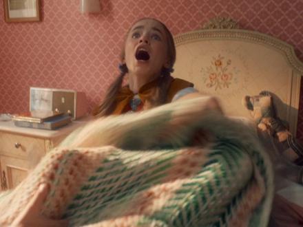 Max成功逃脱,霍莉被留在黑暗世界 #怪奇物语第五季