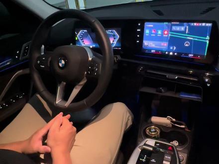 新款宝马X1用车知识,如何使用自动泊车功能?以及效果怎么样?一条视频告诉你。不会使用的车友们先点赞收藏起来。#宝马 #宝马X1 #用车知识 #用车技巧#用车分享