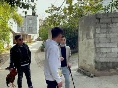 被梅子放倒一次,见她家都有点腿软。@梅子(酒鬼妹) @金龙〔偶遇挑战〕 @油条哥哥💫