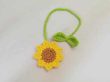 坚毅不拔,向阳而生,钩织向日葵书签挂件教程
