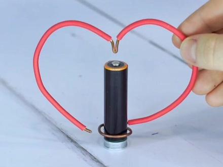 一根铜线就能做出的电动机,快来试试吧!#创意手工 #亲子手工 #趣味实验