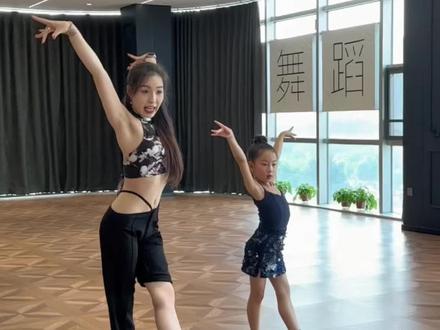 也不知道北京的炒肝能不能吃的惯 #拉丁舞日常训练