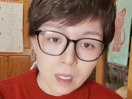 我家从小受益于学而思,对他们家得产品研发师资高度认可,小学学网校的语文就停不下来。新书更有针对性的解决小学得阅读和写作问题,价格很良心,几百块钱就解决孩子四年的写作和阅读理解问题,师资全是学而思网校天花板级别的老师,比线下其他机构得师资段位高了好几档。阅读理解get不到点,不懂方法的,作文没有素材,抓不住题的,干瘪半天写不出几句话的,放心搂它。#小学生阅读理解 #小学生作文 #作文提分技巧 #阅读理解答题技巧