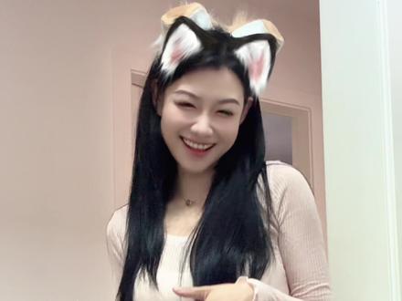 谁知道他还在啊…… 谁上厕所不开灯啊……