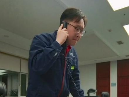 《守岁》
自古,除夕就有守岁的习俗,要守到第二天早上零点,守过这一年的最后一个日子。
除夕夜里,除了家里的守岁,还有一种守岁,守的是更大的平安。
谨以此片记录第二次除夕在岗值班,祝愿大家新春快乐,马年大吉!春节我在岗,平安幸福年!
#春节 #除夕快乐 #电网 #烟花 #春节我在岗