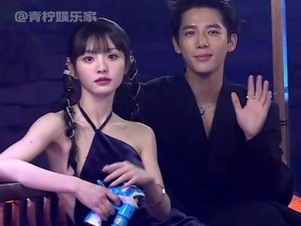 回头看,轻舟已过万重山。#田曦薇 #王安宇 #友谊