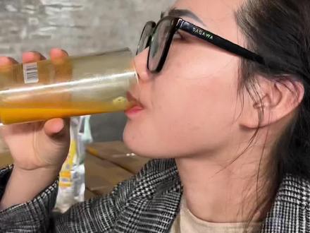 沙棘原浆喝起来酸涩香,主要是营养价值高,女人老人小孩真的要喝#初秋严选边境特产 #沙棘原浆