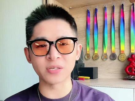 拿到庞峥麟老六的亲笔签名啦!开心之余,跟大家分享一二!#cba常规赛各大奖项公布 #徐杰#庞峥麟#贺希宁#徐昕@DOU+小助手