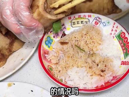 一个比胳膊还粗的牛棒骨,轻轻一敲,竟轻松断开了 #奇闻趣事 #科普 #有趣的冷知识