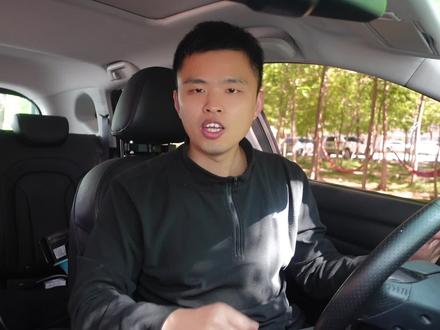 后视镜小圆镜应该装在什么位置,很多司机装错了,变道超车更危险 #汽车知识 #每天一个用车知识