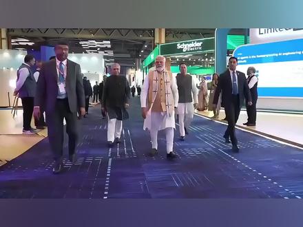 印度科技虚荣闹剧沦为全球笑柄,AI峰会上印度自研机器狗被发现是买的中国货!#印度 #机器狗