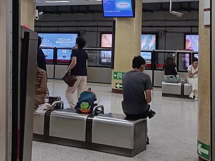 北京地铁一号线/八通线
(复兴门 - 南礼士路原速视频)