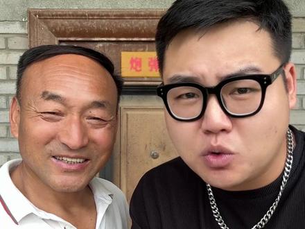 今天我跟我爸叫大家几句实用的河南话,注意听,认真学!#河南话 #河南话教学 #搞笑 #咸鱼老爸