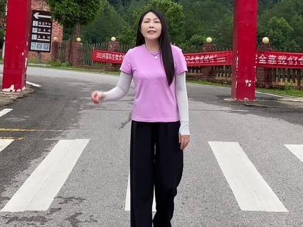 吴家山国家森林公园位于湖北省黄冈市英山县境内北部,总面积5873公顷。均气温12.5℃,暑期来了,带上家人们去吴家山避暑游玩吧!#云雾缭绕人间仙境 #避暑胜地 #旅行推荐官 #旅行