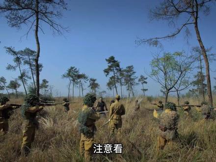 面对鬼子的包围我军战士奋勇杀敌,誓死保家卫国 #强烈推荐 #精彩片段 #青年创作者成长计划 #影视剪辑 #抖音合集升级计划