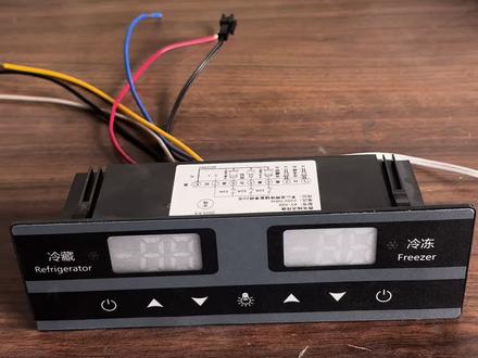 厨房柜、点菜柜温控器太复杂不会调怎么办?
温控器调坏了怎么办?
源头厂家手把手教你如何调整温控器
#电工维修 #温控器 #工厂实拍视频