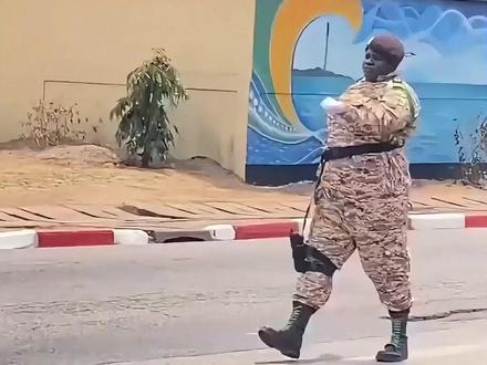 加蓬独立日女兵方队吸睛,养膘千日用膘一时,连鞋子都“掉队了” #历史#历史故事#历史事件#近代史#铭记历史