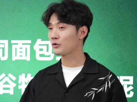 早餐好搭配,营养又美味。 与辉同行定制,青稞多谷物高纤维吐司,4月30日12:00,首发上线哦~~~ #董宇辉 #与辉同行定制 #董宇辉拥有暖评最多的评论区 #与辉同行