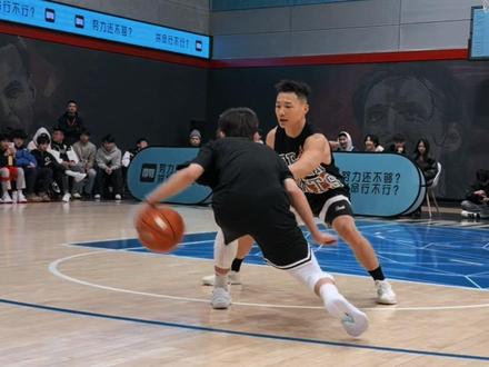 周锐VS自在飞25分完整版#柯冉自在飞vs周锐周钝#passion球局 @Passion球局