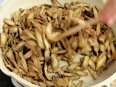 今天自己做了牛蒡茶,安全放心。味道是那种淡淡的香甜味很好喝。 #健康食品