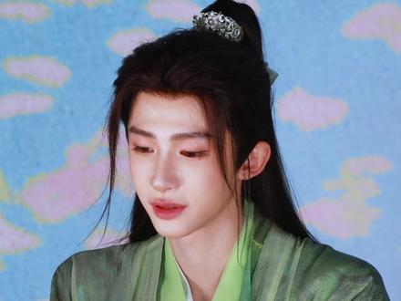 先提裤子还是先扶粉丝,小雨滴有话要说
#签售 #搞笑 #安利 #刘宇