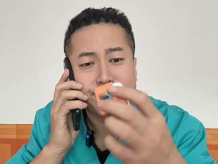 小朋友今天把假期所有的作业都写完了,大蛋叔叔要奖励他…